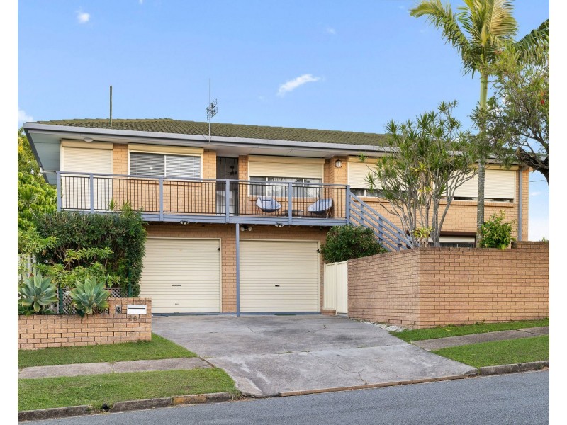 28 Ferguson Avenue, Labrador QLD 4215