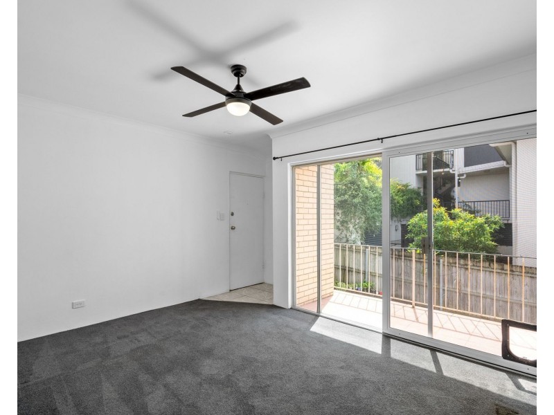 4/4 Lutana Street, Stafford QLD 4053