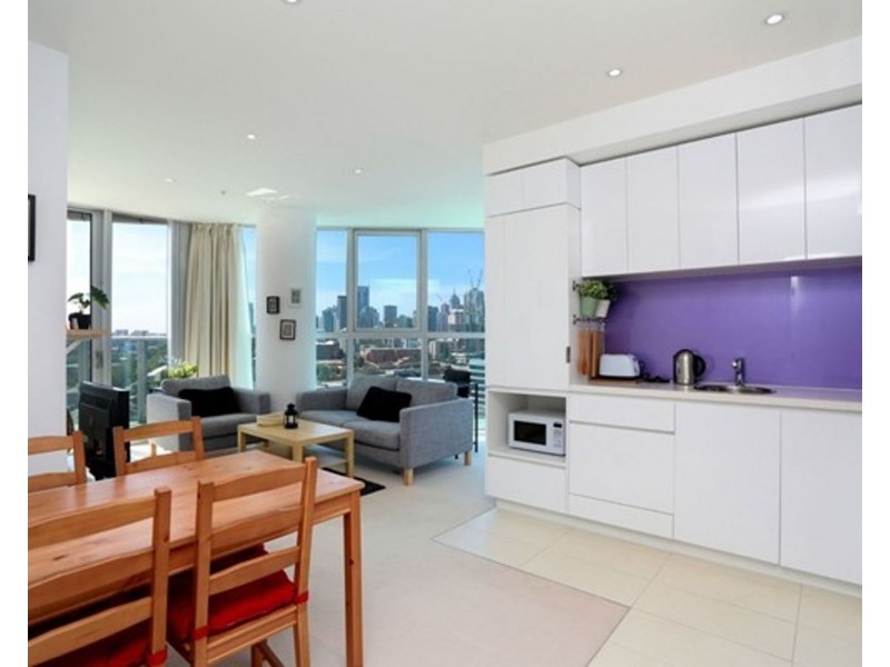 1702S/241 Harbour Esplanade, Docklands VIC 3008