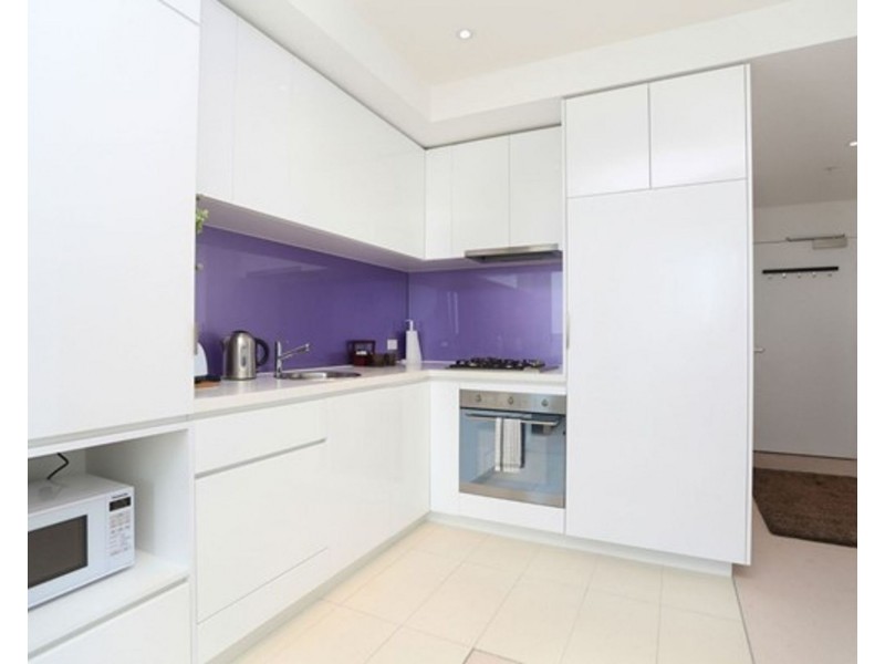 1702S/241 Harbour Esplanade, Docklands VIC 3008