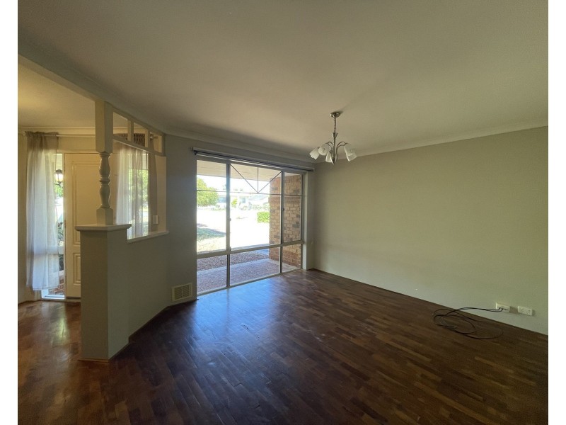 10 Goomarl Street, Dudley Park WA 6210
