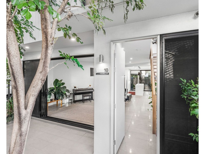 10 Gibson Street, Morningside QLD 4170