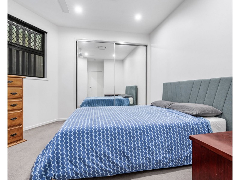 10 Gibson Street, Morningside QLD 4170