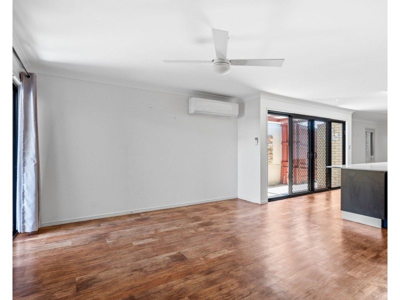 8 Orchard Cres, Springfield Lakes QLD 4300