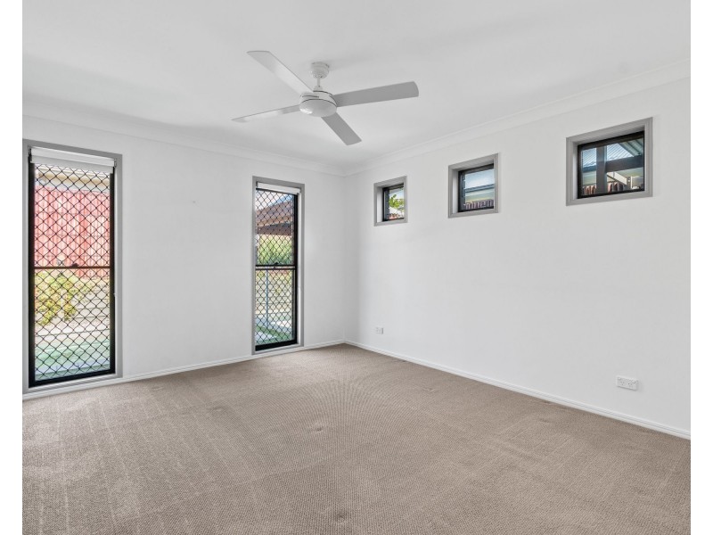 8 Orchard Cres, Springfield Lakes QLD 4300
