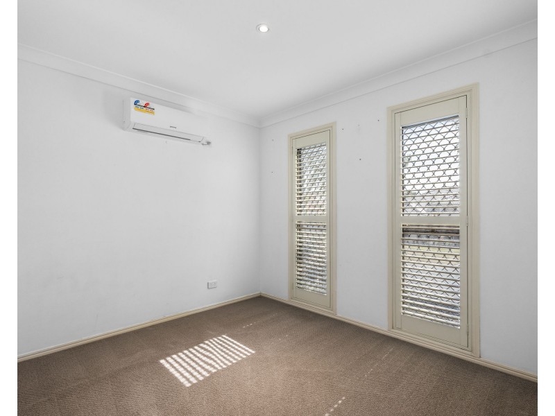 8 Orchard Cres, Springfield Lakes QLD 4300