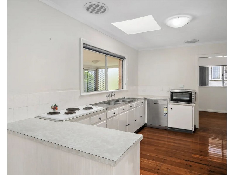 195 Hamilton Road, Wavell Heights QLD 4012