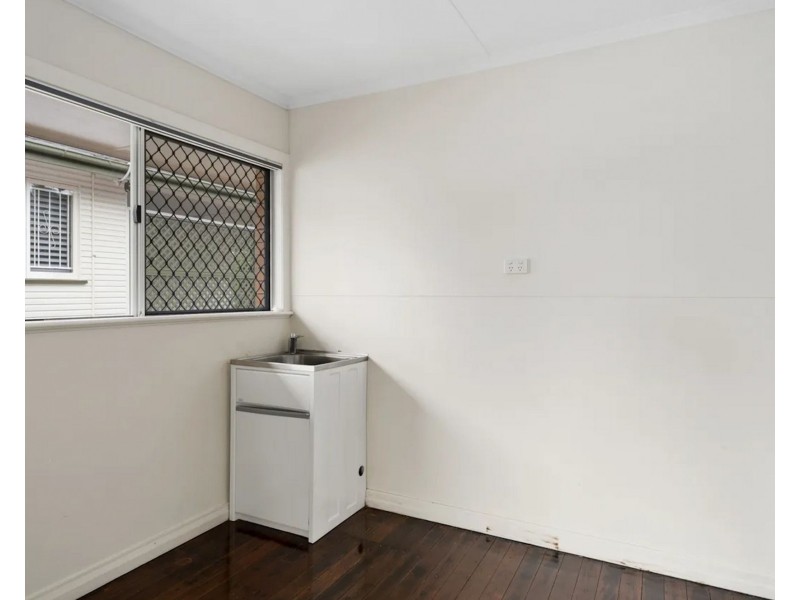 195 Hamilton Road, Wavell Heights QLD 4012