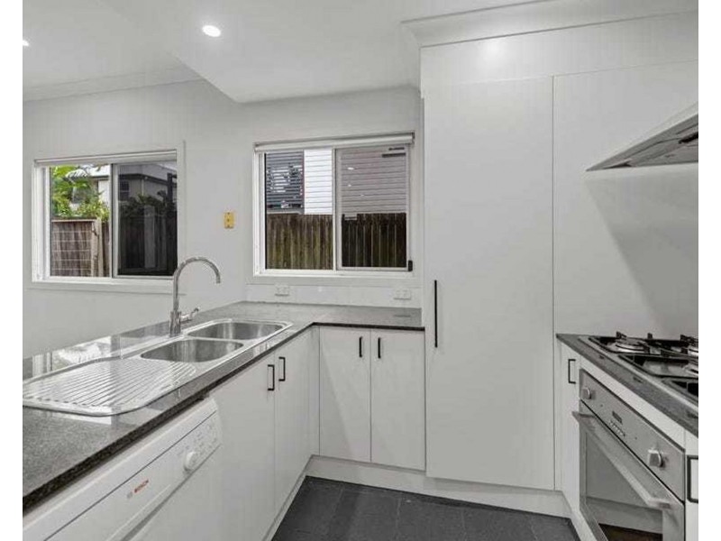 18 Hants Street, Hamilton QLD 4007