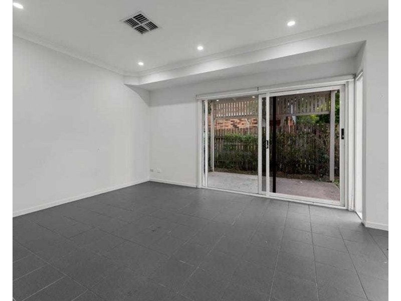 18 Hants Street, Hamilton QLD 4007