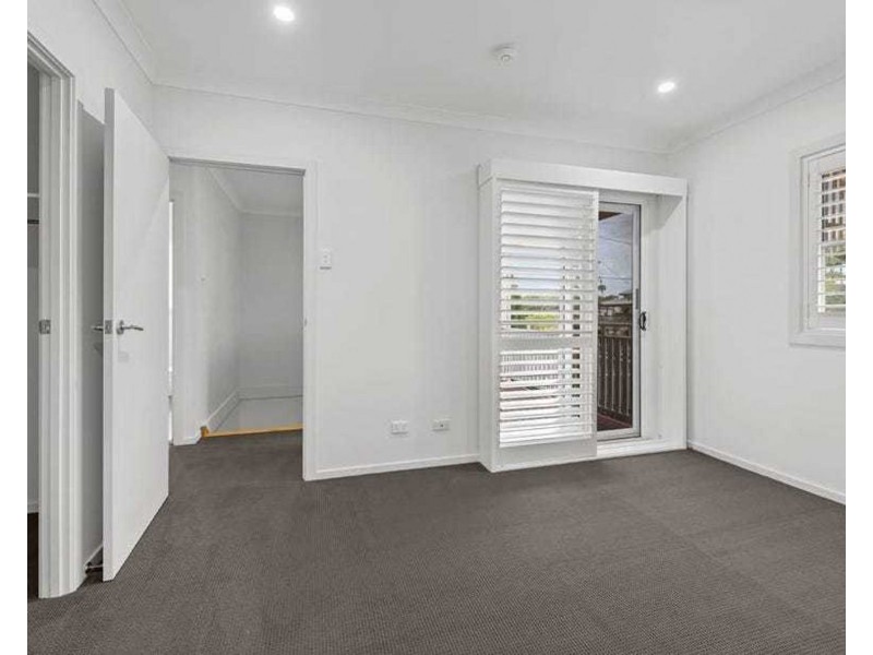 18 Hants Street, Hamilton QLD 4007