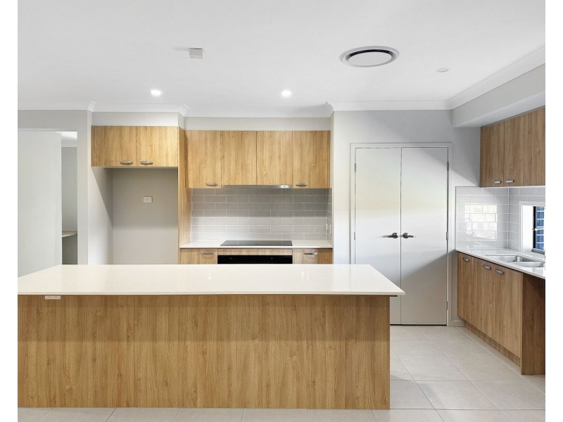 74 Vassallo Drive, Rosewood QLD 4340