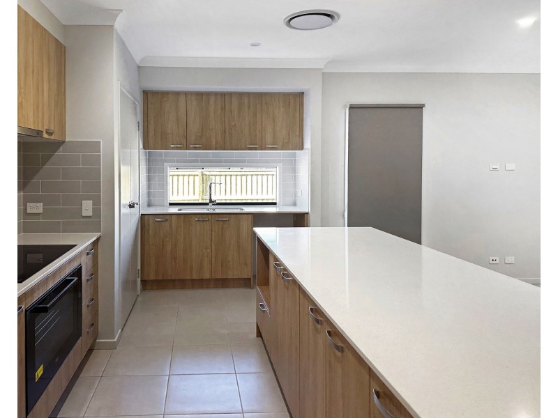 74 Vassallo Drive, Rosewood QLD 4340