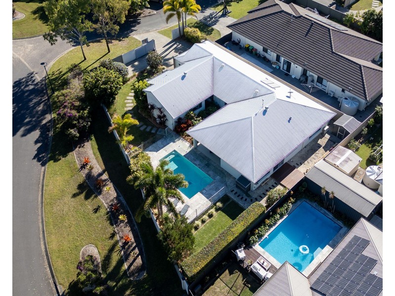 2 Creek View Place, Pelican Waters QLD 4551