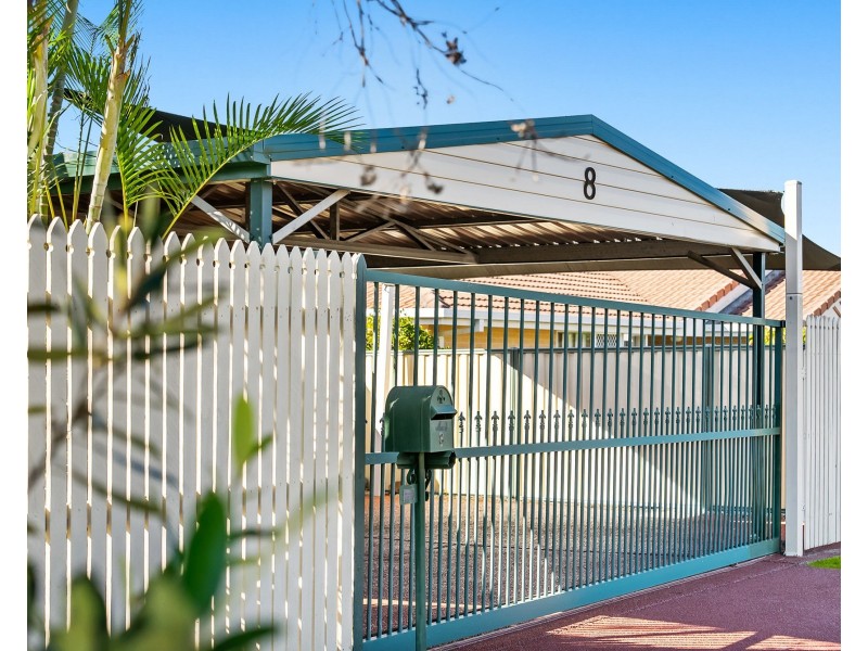 8 Tristania Way, Highland Park QLD 4211