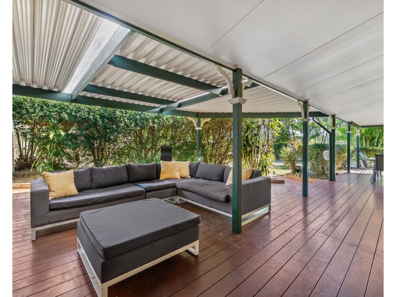8 Tristania Way, Highland Park QLD 4211