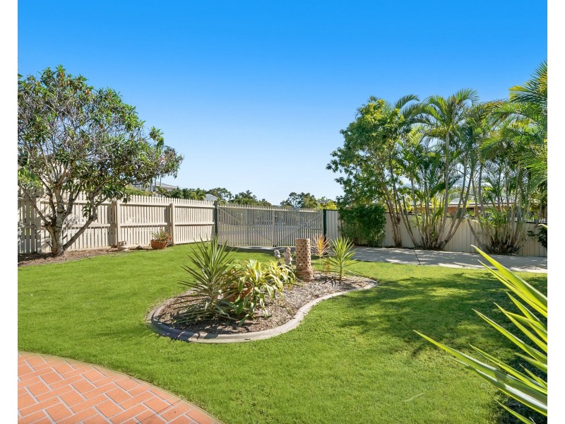 8 Tristania Way, Highland Park QLD 4211