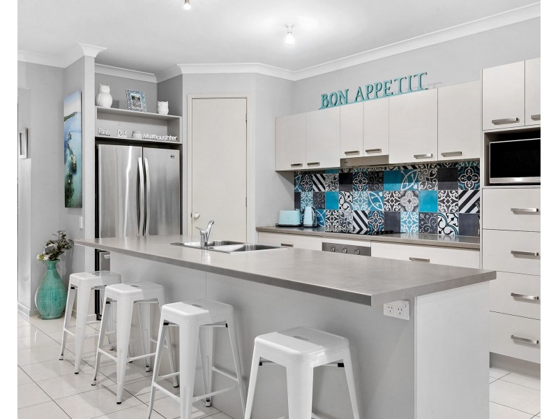 5 Chaps Close, Narangba QLD 4504