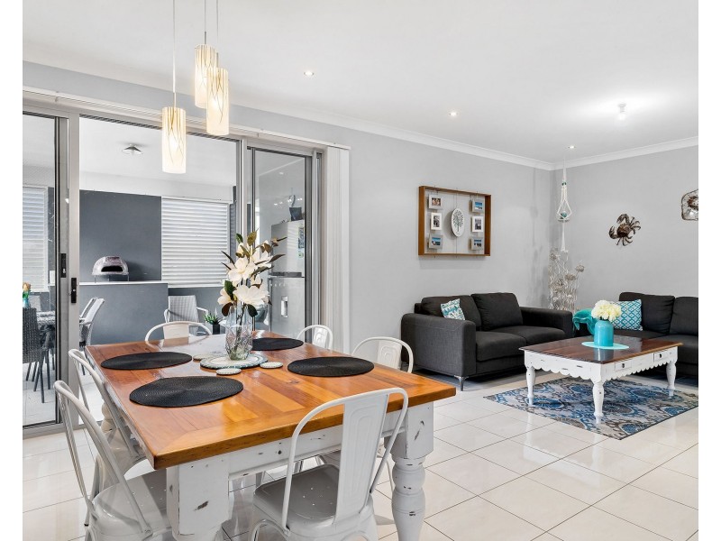 5 Chaps Close, Narangba QLD 4504