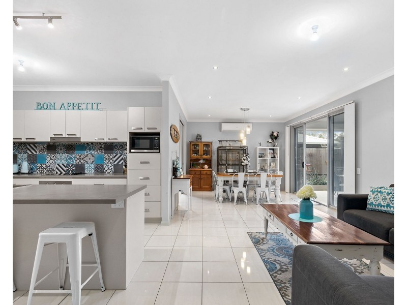 5 Chaps Close, Narangba QLD 4504