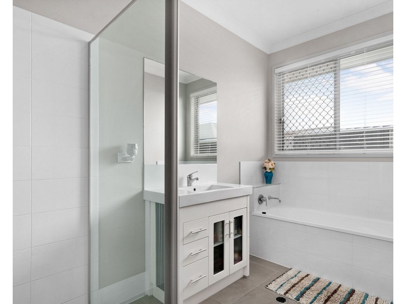 5 Chaps Close, Narangba QLD 4504