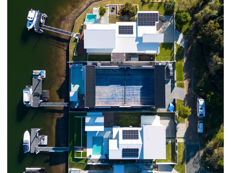 21 Sea Glint Place, Pelican Waters QLD 4551