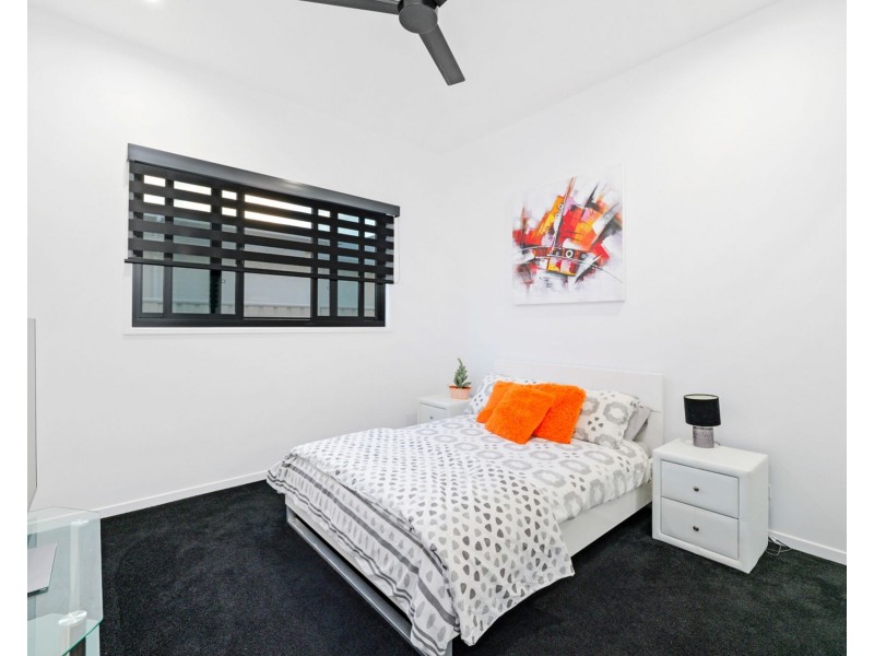 21 Sea Glint Place, Pelican Waters QLD 4551