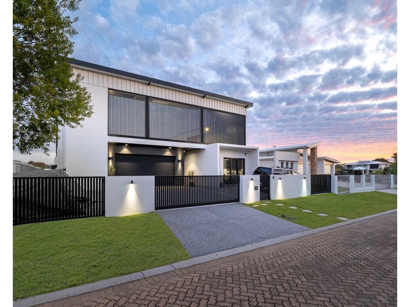 21 Sea Glint Place, Pelican Waters QLD 4551