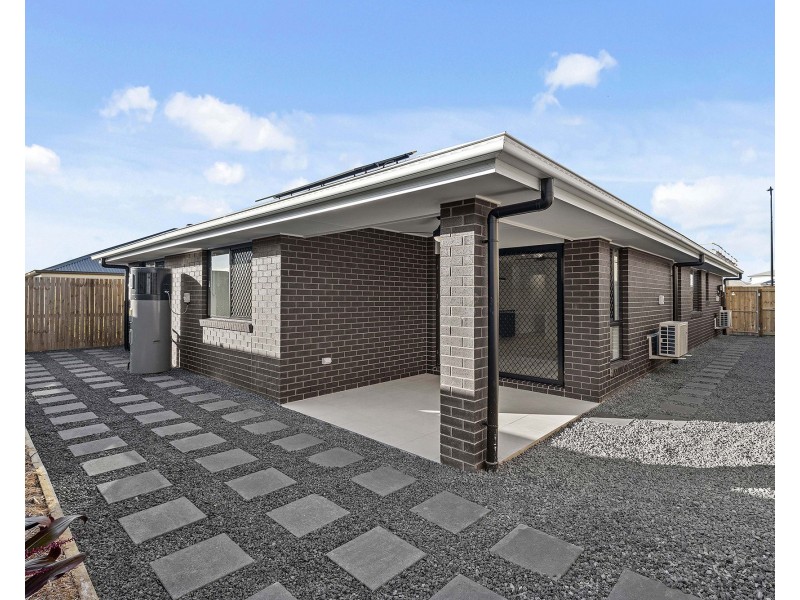 4 Blueberry Place, Redland Bay QLD 4165