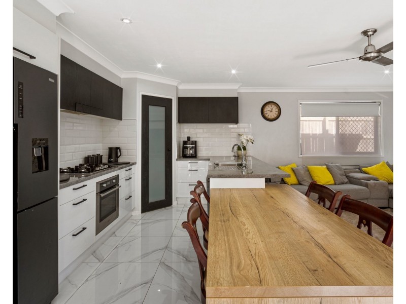35 Shimao Crescent, North Lakes QLD 4509