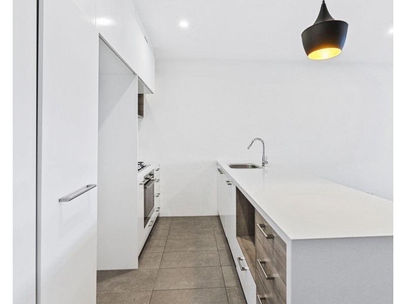 10206/16 Edmondstone Street, South Brisbane QLD 4101