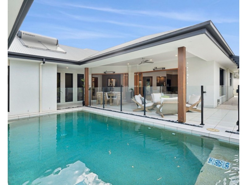 12 Sea Glint Place, Pelican Waters QLD 4551