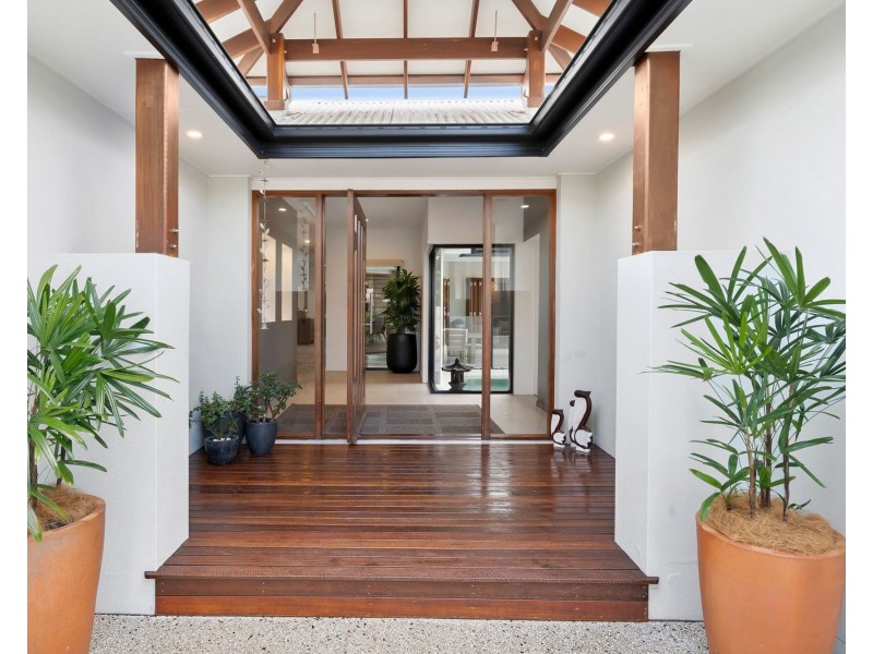 12 Sea Glint Place, Pelican Waters QLD 4551