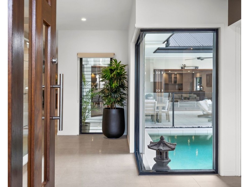 12 Sea Glint Place, Pelican Waters QLD 4551