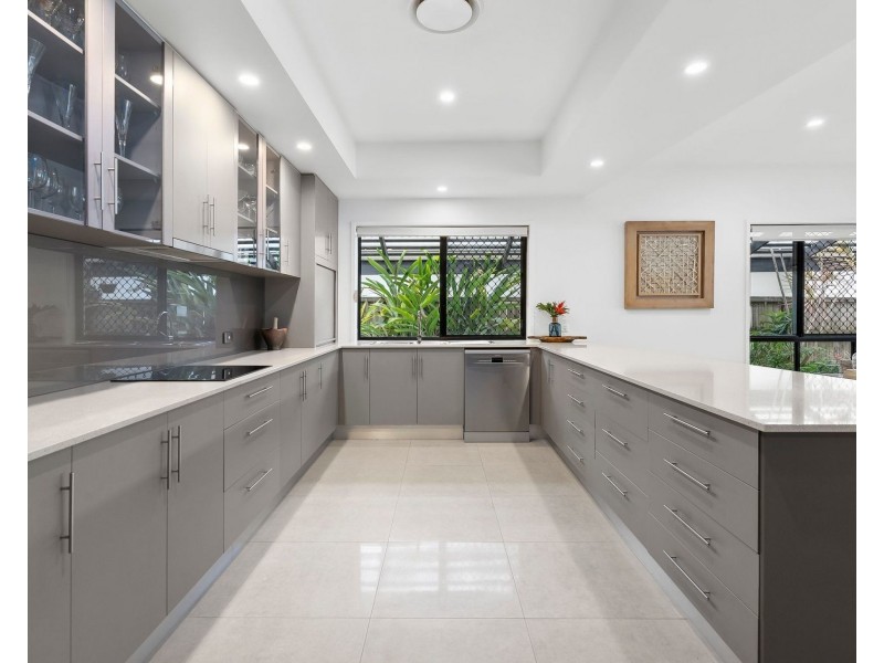 12 Sea Glint Place, Pelican Waters QLD 4551