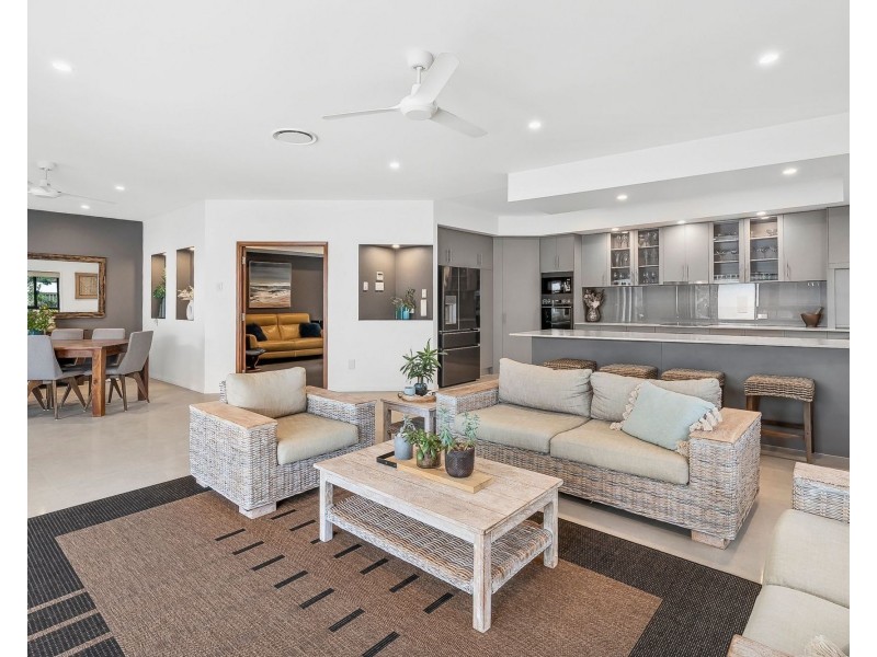 12 Sea Glint Place, Pelican Waters QLD 4551