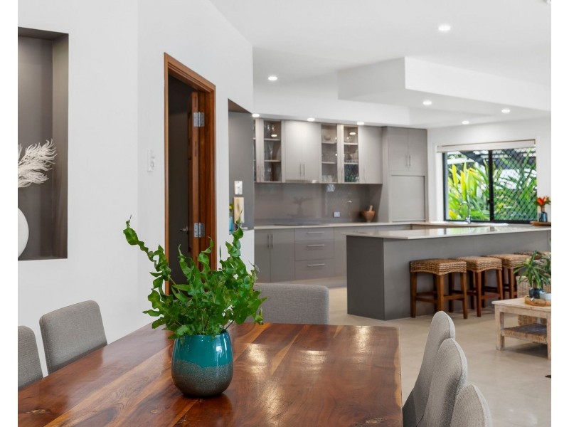 12 Sea Glint Place, Pelican Waters QLD 4551