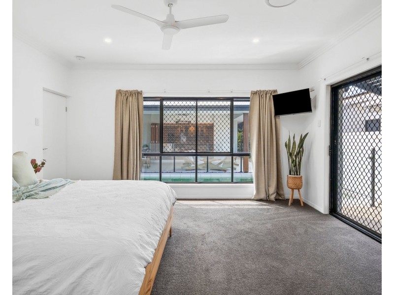 12 Sea Glint Place, Pelican Waters QLD 4551