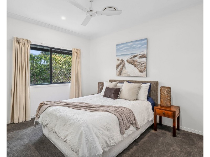 12 Sea Glint Place, Pelican Waters QLD 4551