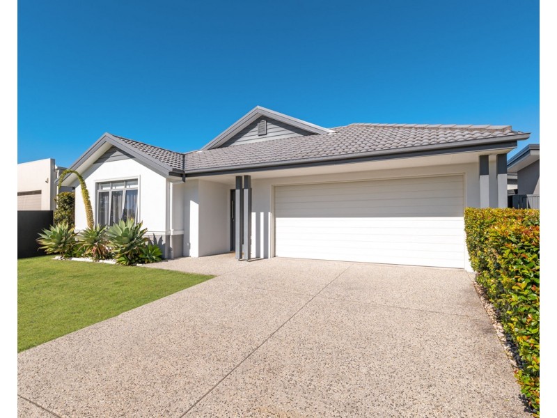 17 Marina View Drive, Pelican Waters QLD 4551