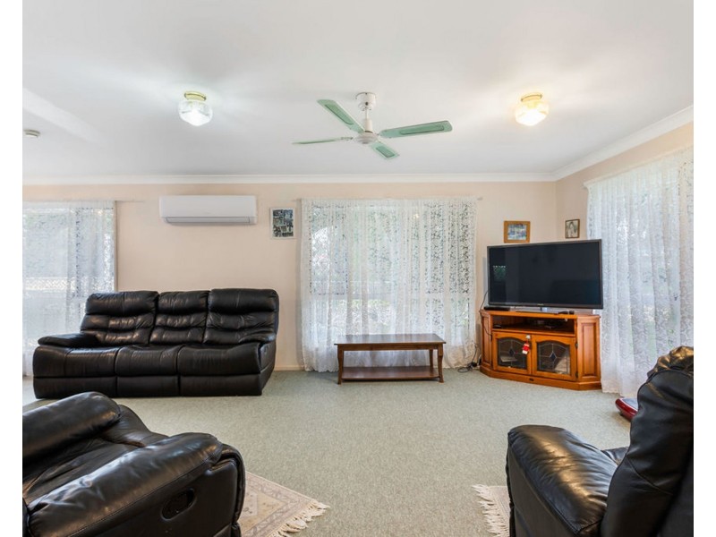 1 Challenger Avenue, Flinders View QLD 4305