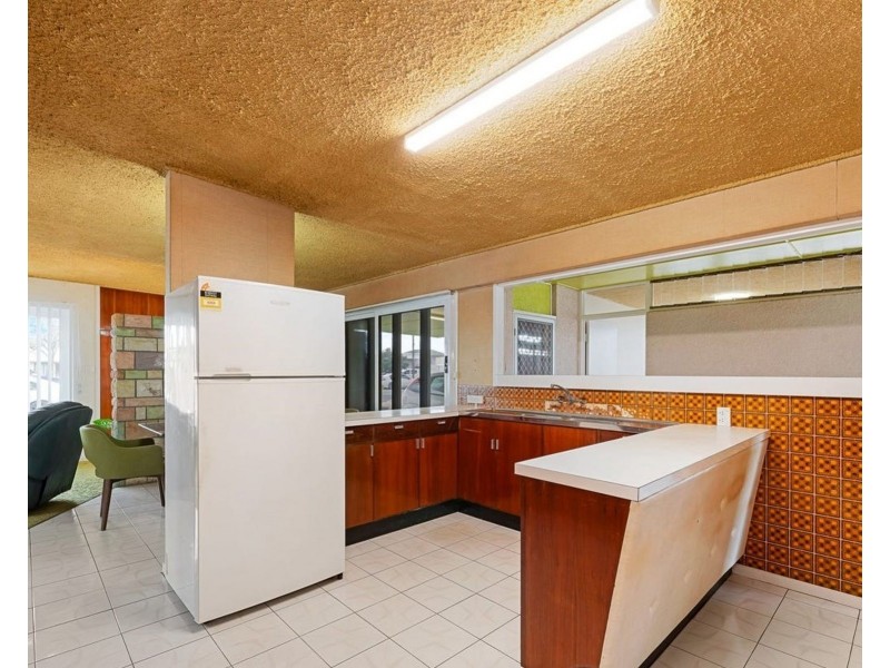 30 Dunn Road, Avenell Heights QLD 4670