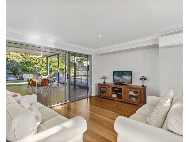 7 Mountain Breeze Court, Coes Creek QLD 4560