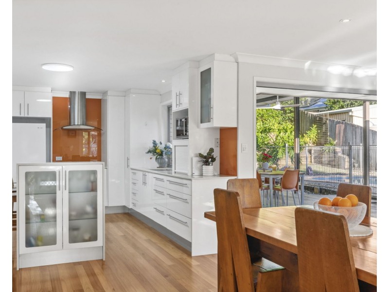 7 Mountain Breeze Court, Coes Creek QLD 4560