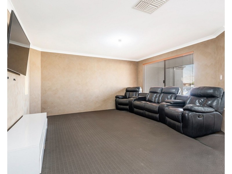 22 Banksiadale Gate, Lakelands WA 6180