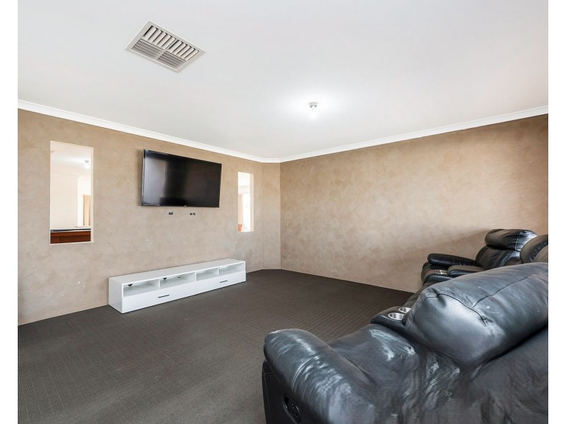 22 Banksiadale Gate, Lakelands WA 6180