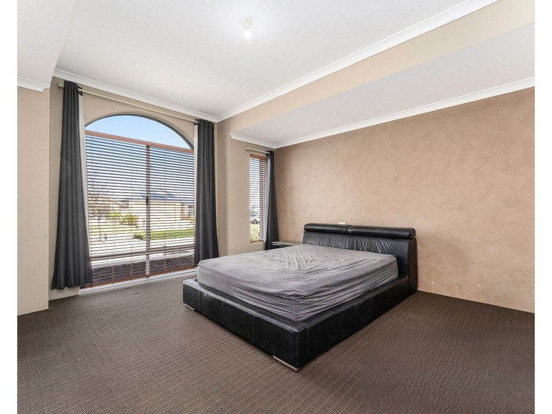 22 Banksiadale Gate, Lakelands WA 6180