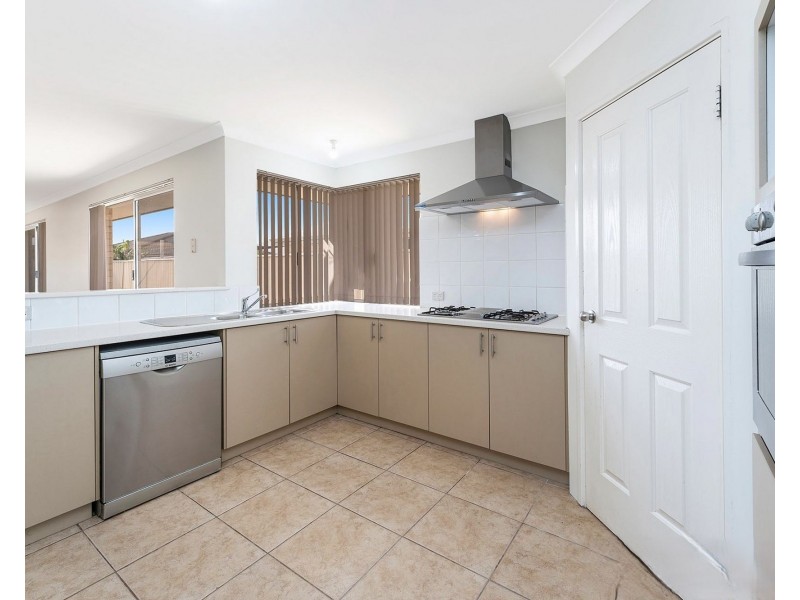 22 Banksiadale Gate, Lakelands WA 6180