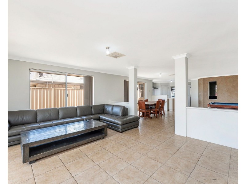 22 Banksiadale Gate, Lakelands WA 6180