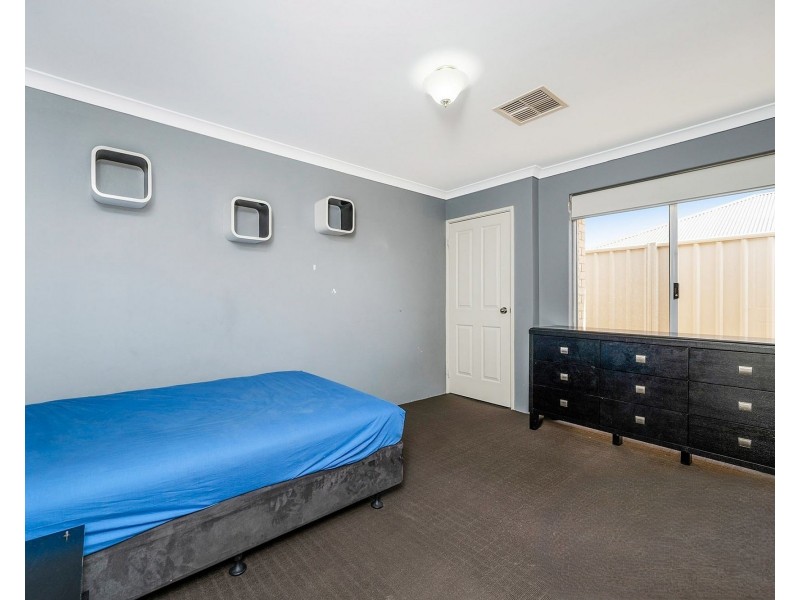 22 Banksiadale Gate, Lakelands WA 6180